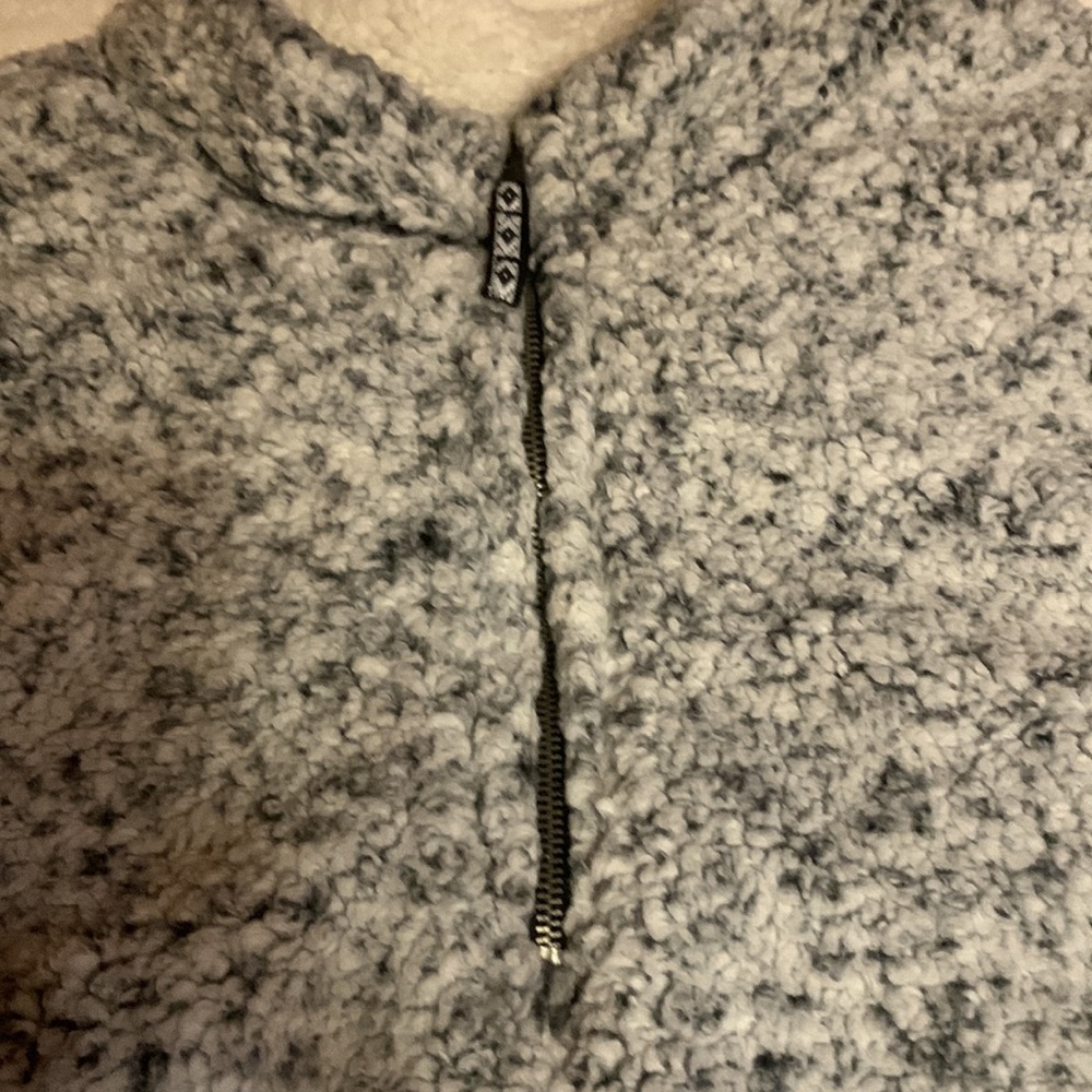 Fluffy sweater - Picture 2 of 3